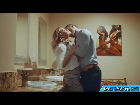 ❤️ Nuair a mheallann blonde busty tú i seomra scíthe poiblí ️❌ Porn ag ga.28films.ru ❤